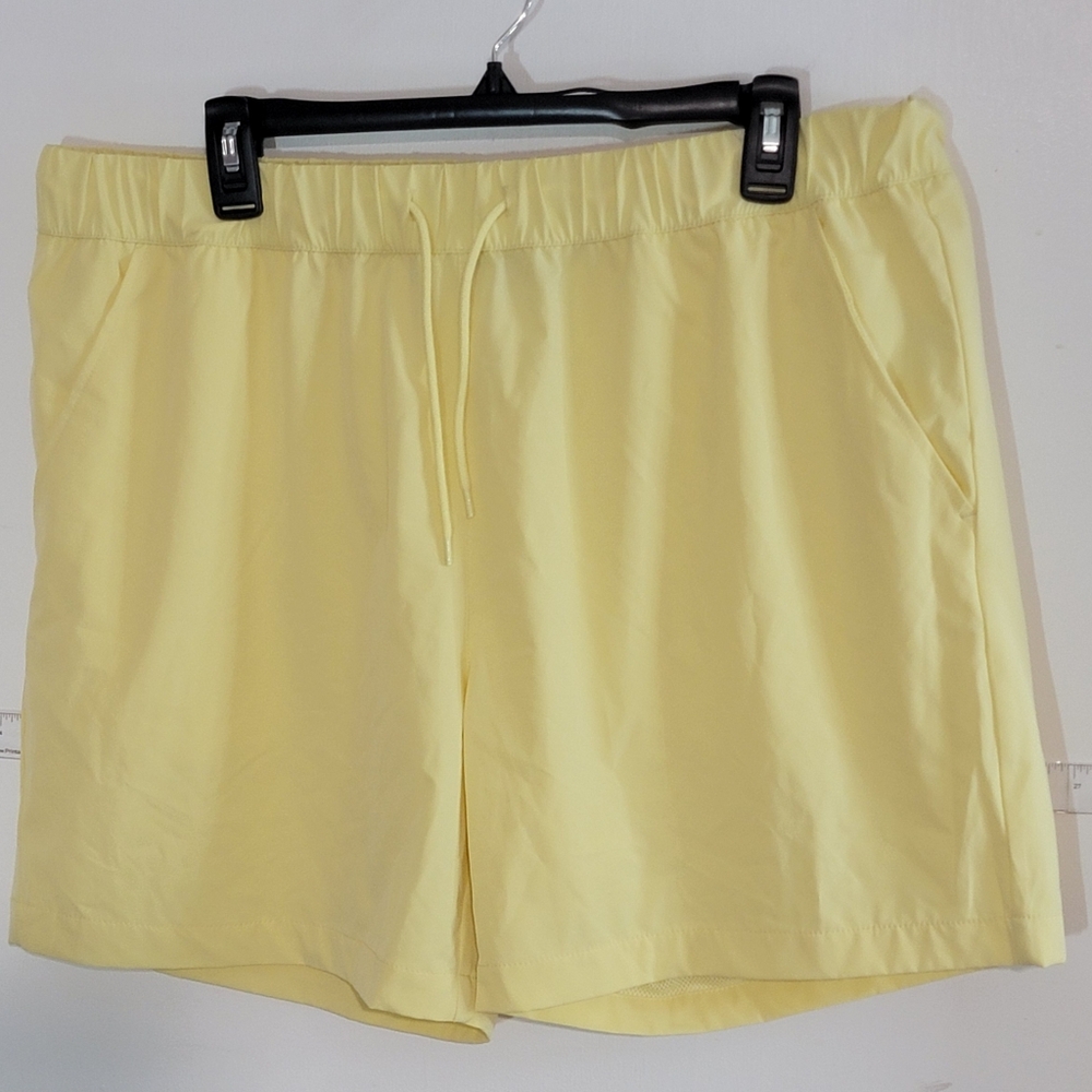Light Yellow Men's Swim Trunks Size Large NWT